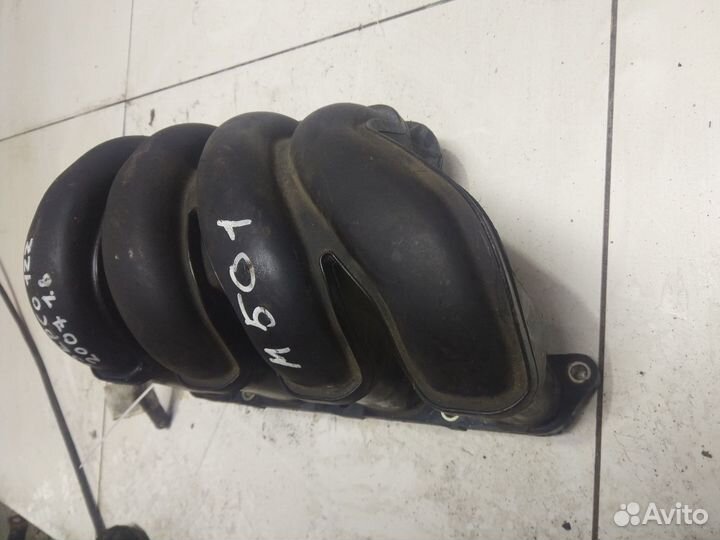 Toyota Corolla Verso ll коллектор впускной