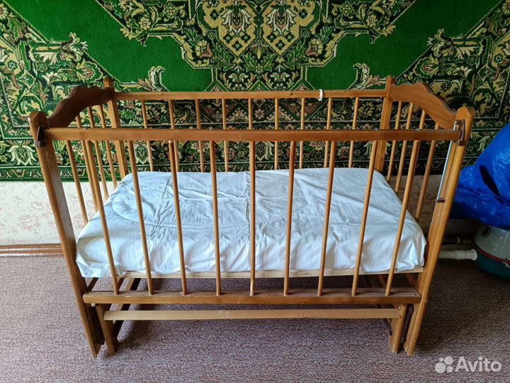 Детская кроватка