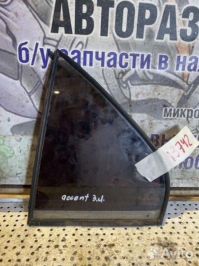 Стекло собачника заднее левое Hyundai Accent