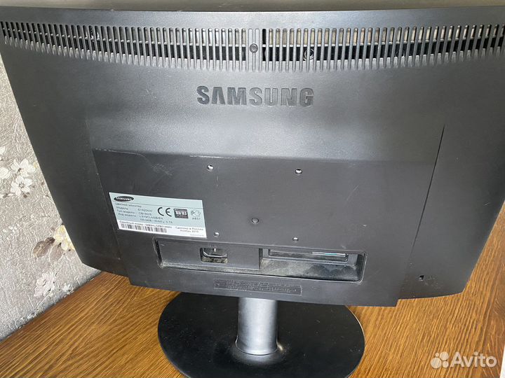 Монитор Samsung