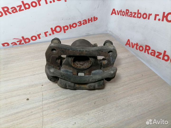 Суппорт передний правый Mitsubishi Lancer 8