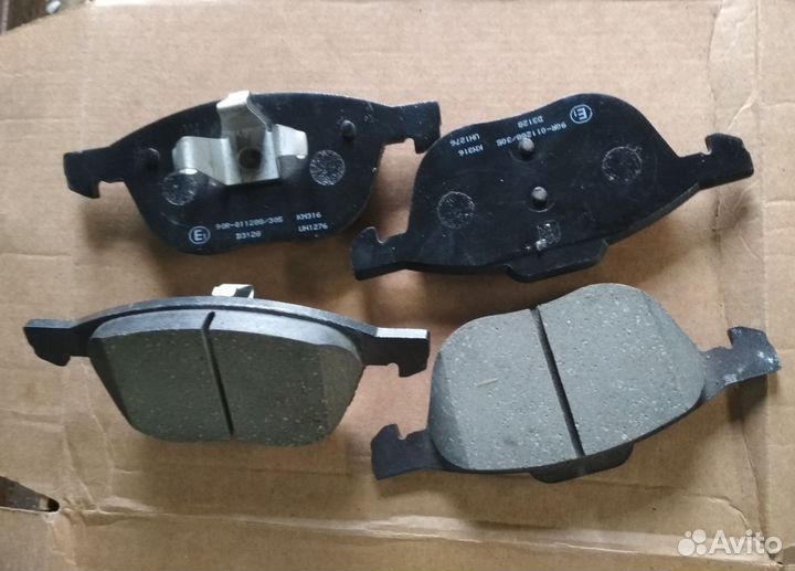 Тормозные колодки передние дисковые М2623723 Mazda