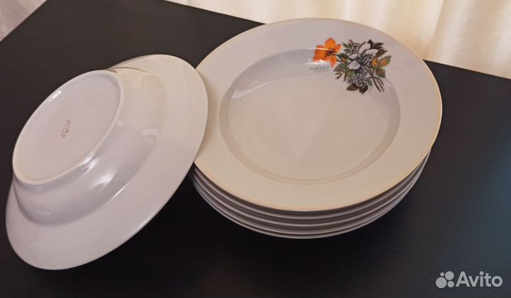 Тарелки столовые