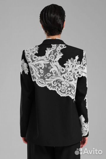 Ультрамодный костюм