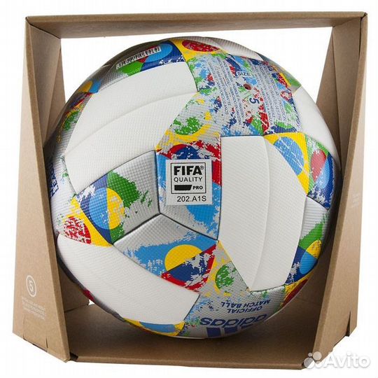 Футбольный мяч adidas CW5295