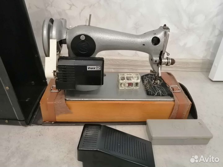 Швейная машина Подольск 2М-33класса