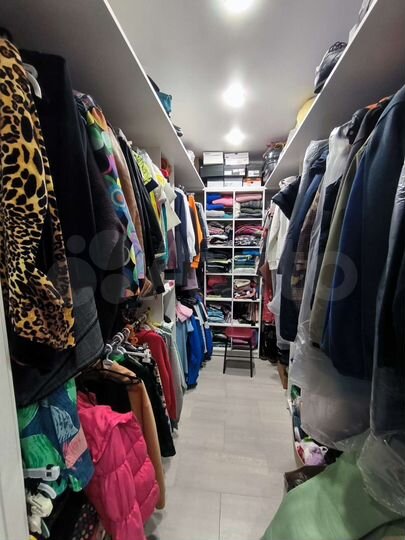 Коттедж 198 м² на участке 9 сот.