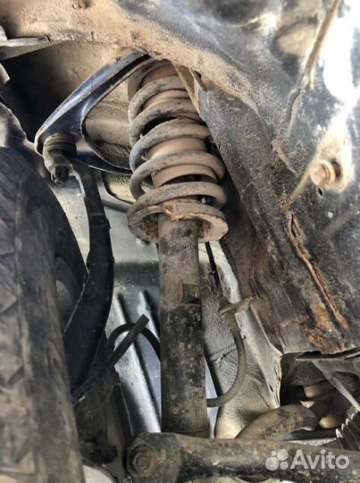 Стойки передние Toyota Mark 2 X90