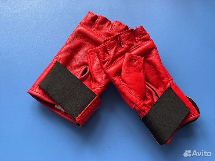 Перчатки для единоборств