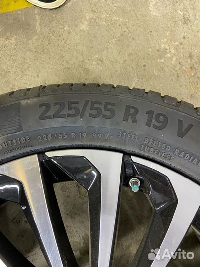 R19 Continental ContiUltraContact UC6 225/55, PCD 5x108 DIA 65.1