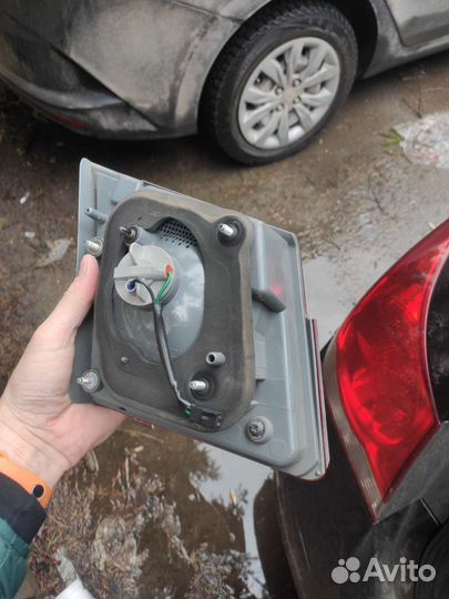 Фара крышки багажника правая Chevrolet Cruze седан