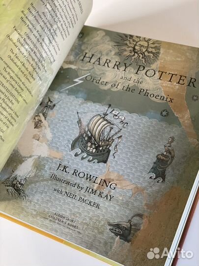 Книга с иллюстрациями 