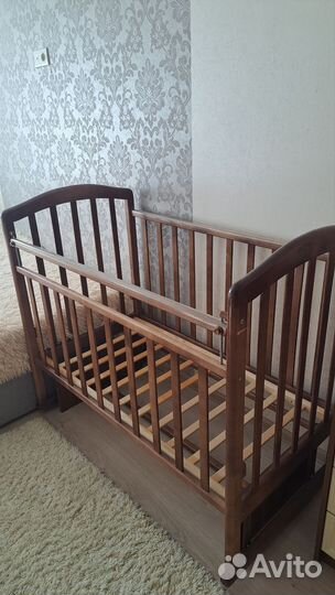 Кроватка детская (маятник)