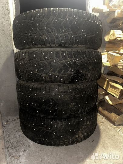 Зимняя резина 215/65R16 с дисками