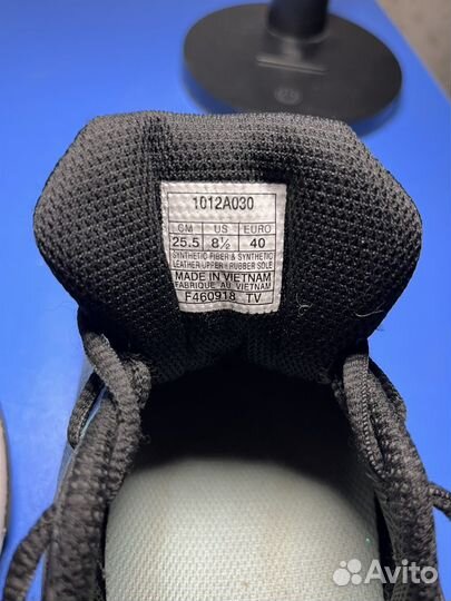 Кроссовки женские asics