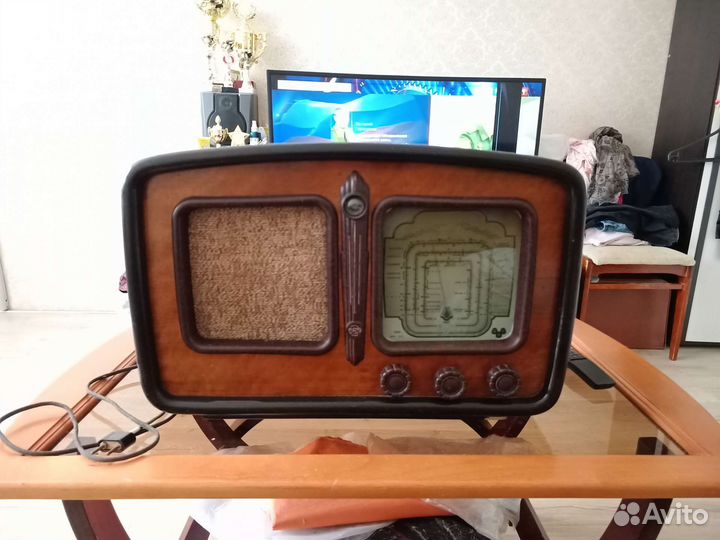 Ламповый радиоприемник СССР VEF М697