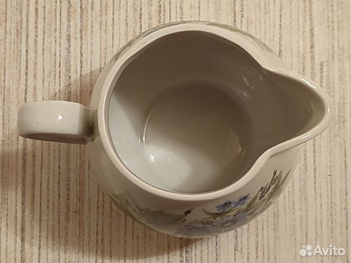Молочник. Сливочник. Фарфор СССР. Высота - 9 см