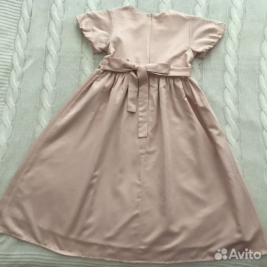 Платье нарядное для девочки 140см