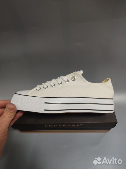 Кроссовки женские весна