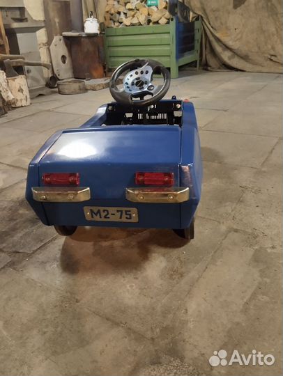 Педальная машина Радуга