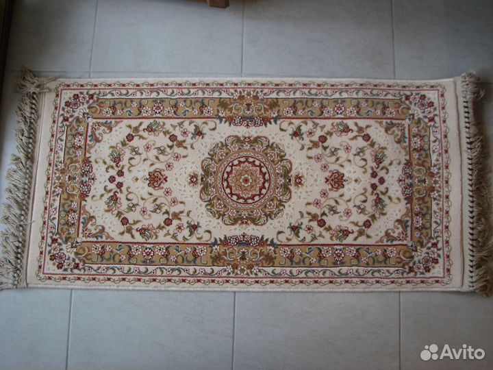Новый шерстяной ковер 0,62 х 1,25 м