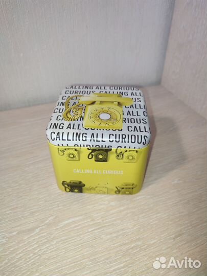 Жестяная банка от часов коробка