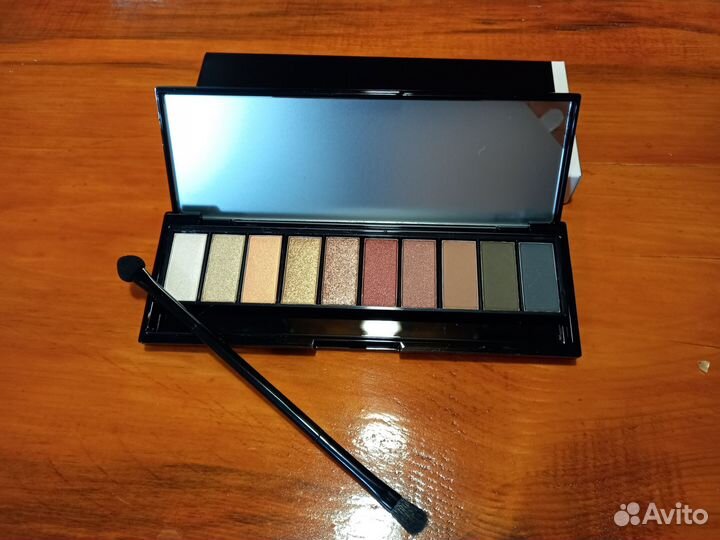 Палетка теней Мери Кей