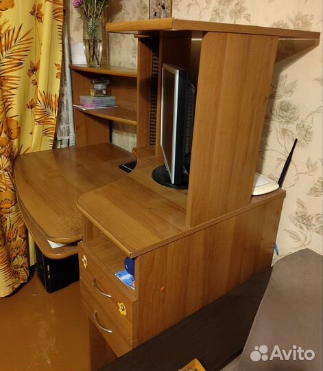 Компьютерный стол