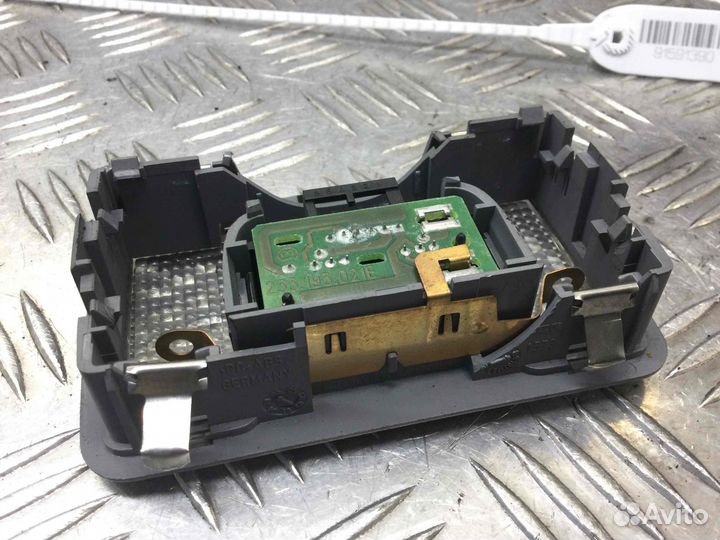 Фонарь салона (плафон) Audi A6 4b9947123 AKE