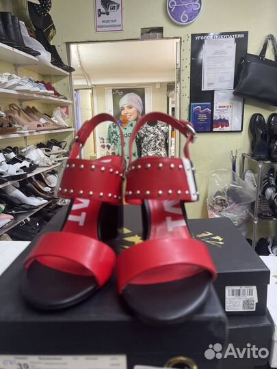 Босоножки женские 39 размер