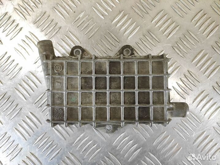 Радиатор масляный Vito 1996-2003