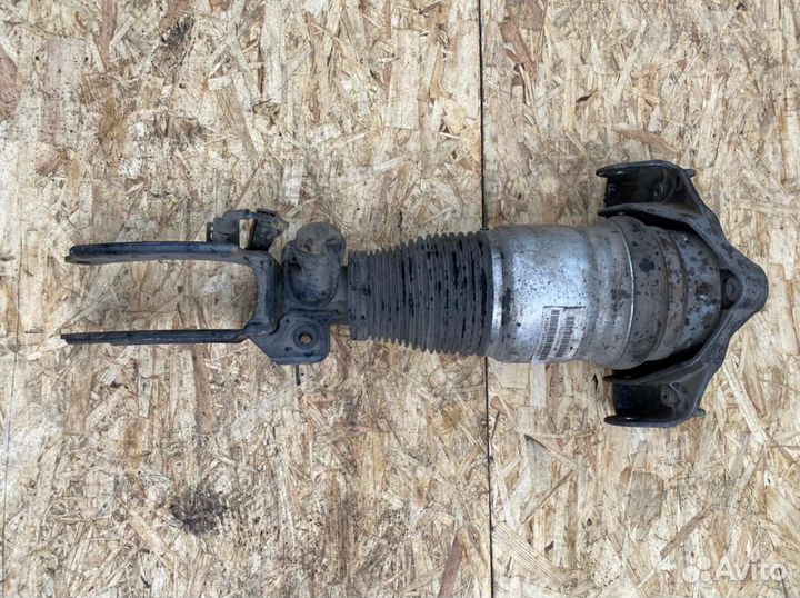 Пневмостойка передняя левая Porsche Cayenne 955