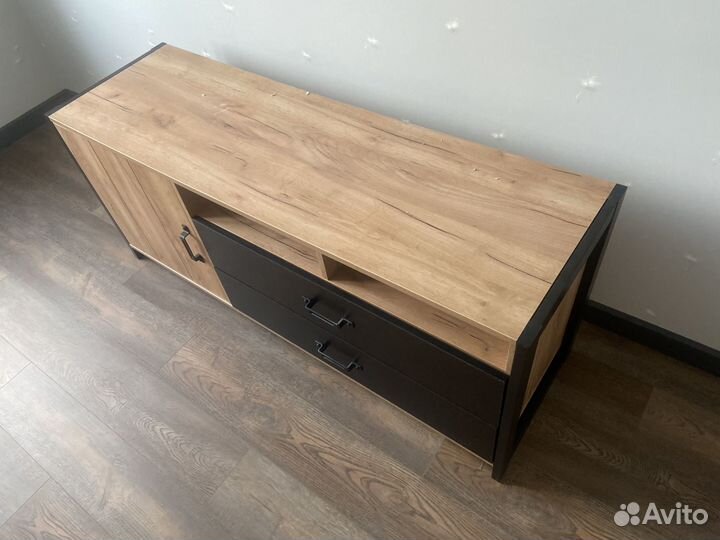Тумба под телевизор