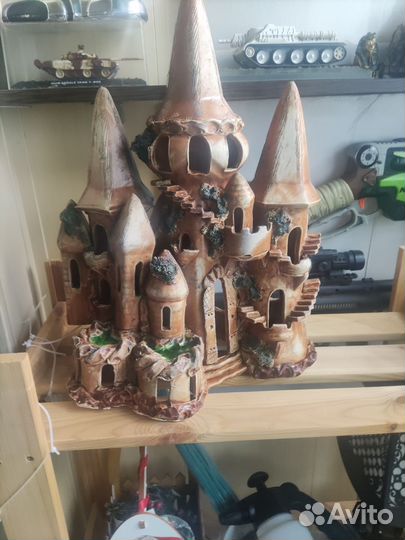 Замок для аквариума