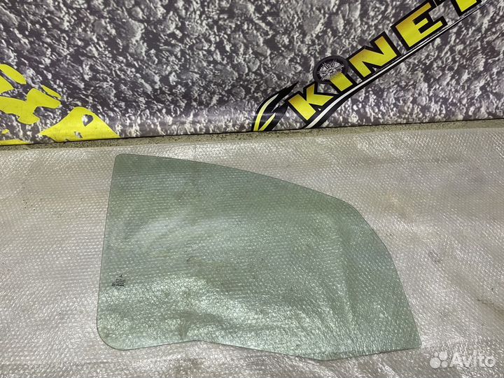 Стекло двери передней правой Mitsubishi Colt Z3 6