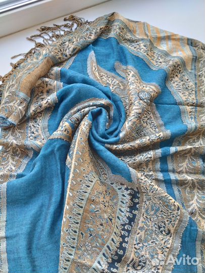 Палантин нарядный - отличный подарок