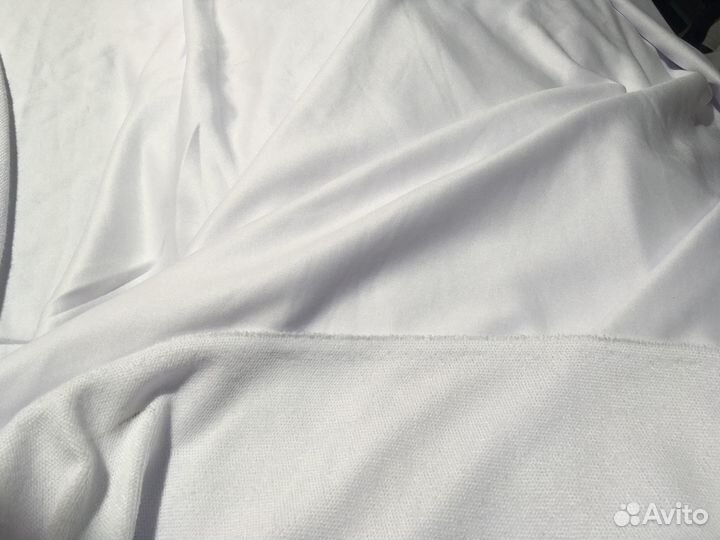 Футер белого цвета