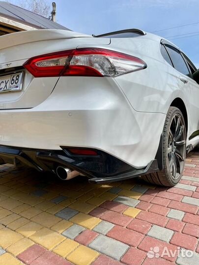 Накладки заднего бампера Toyota Camry V70/75 2018+