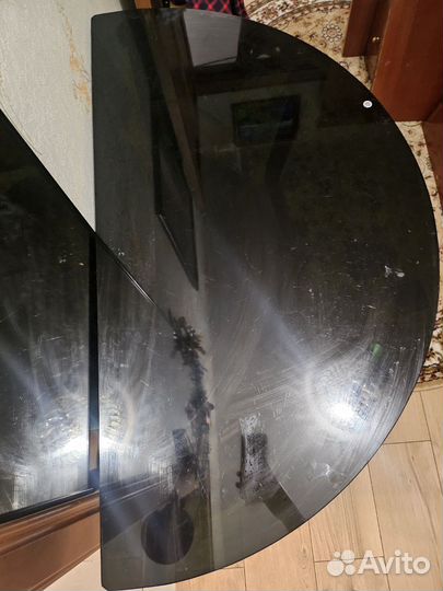 Кухонный стол стеклянный