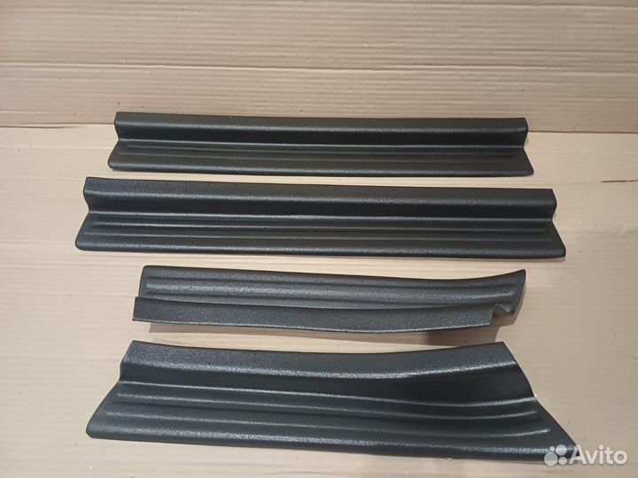 Накладки на пороги дверей лада веста (LADA Vesta)