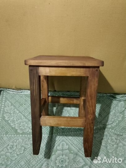 Табуретки деревянные