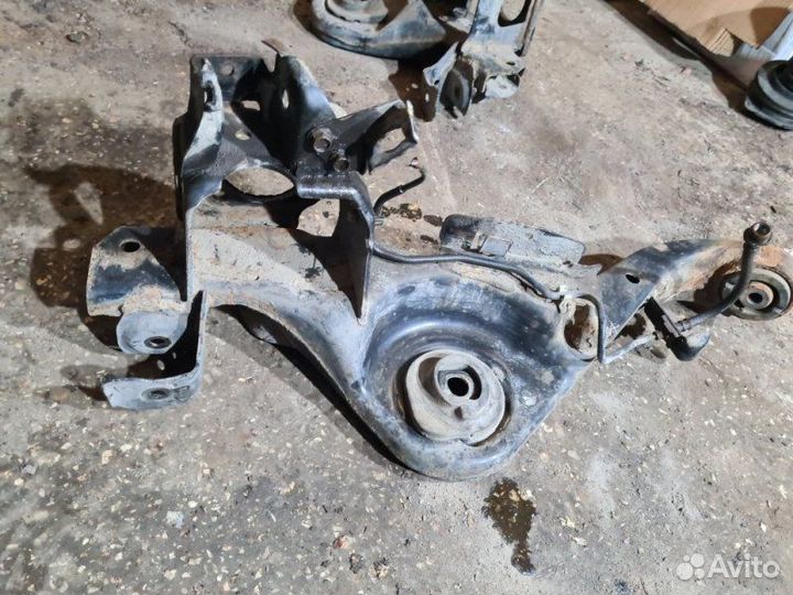 Рычаг продольный задний левый Nissan Juke F15 1.6