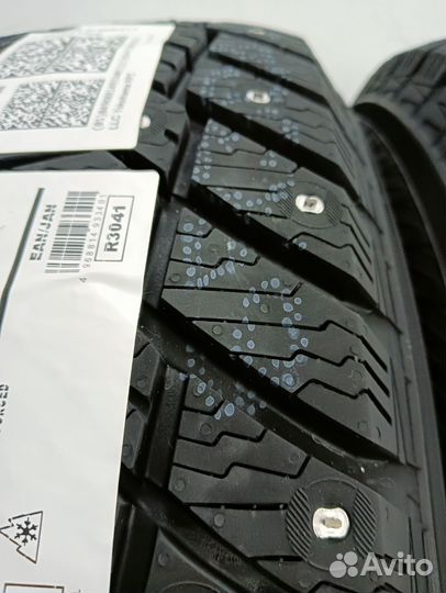 Yokohama IceGuard Stud IG65 215/60 R16