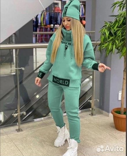 Костюм спортивный