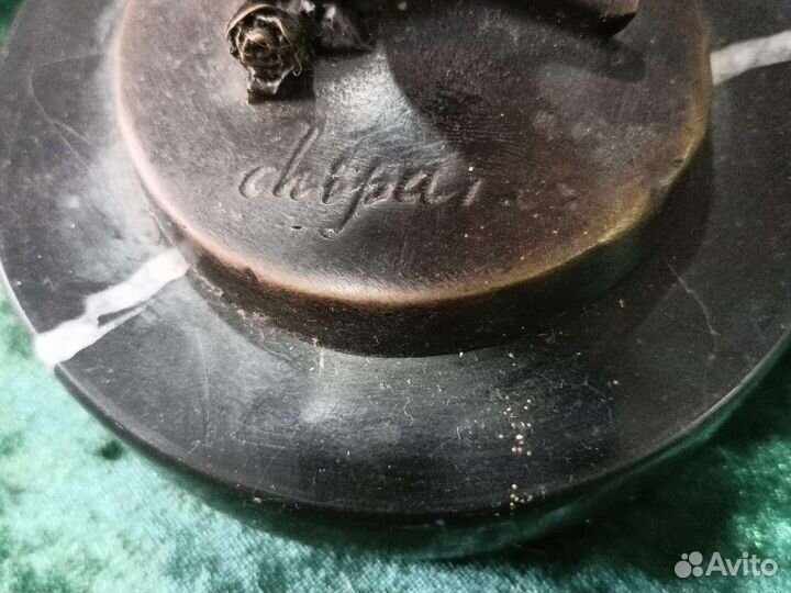 Бронзовая статуэтка