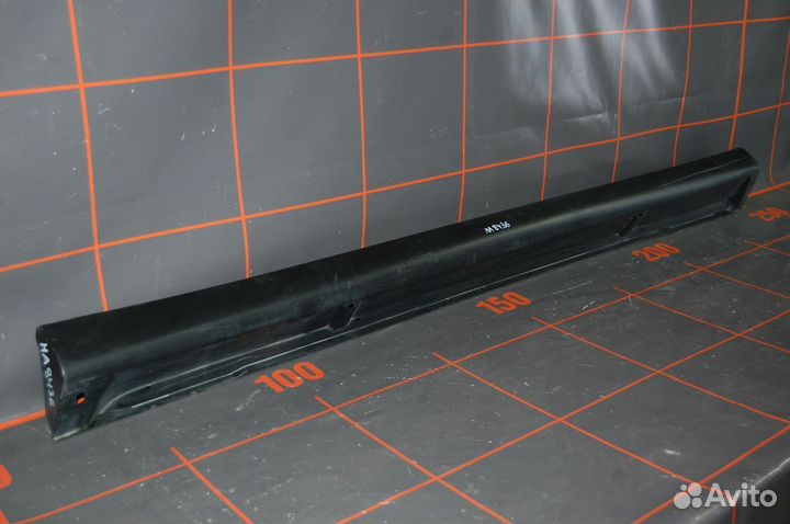 Накладка порога правая - Mitsubishi Outlander