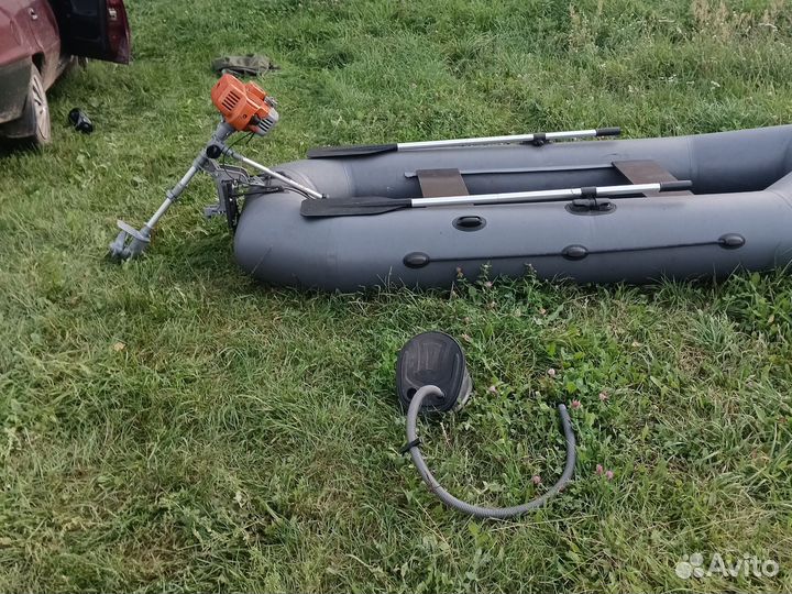 Лодка с мотором