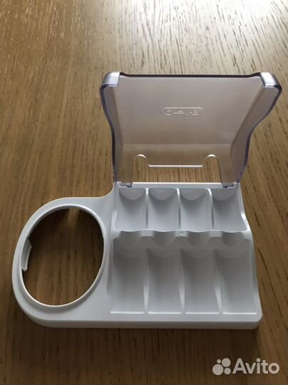 Зарядка Oral b с футляром для насадок