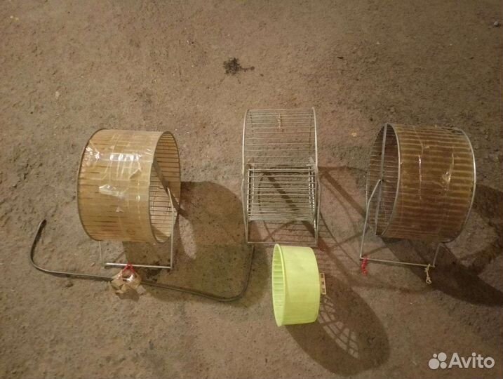 Поилки, колёса для любимых питомцев