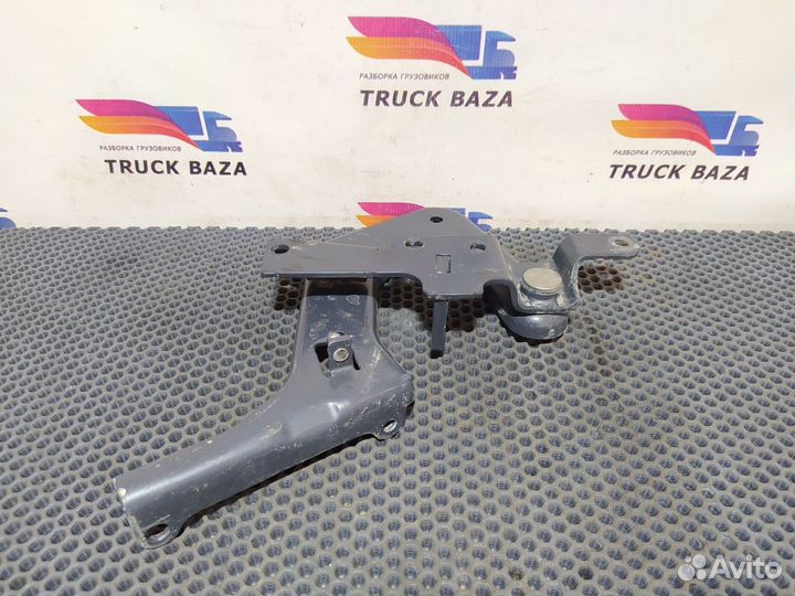 Петля подножки обслуживания левая Volvo FH